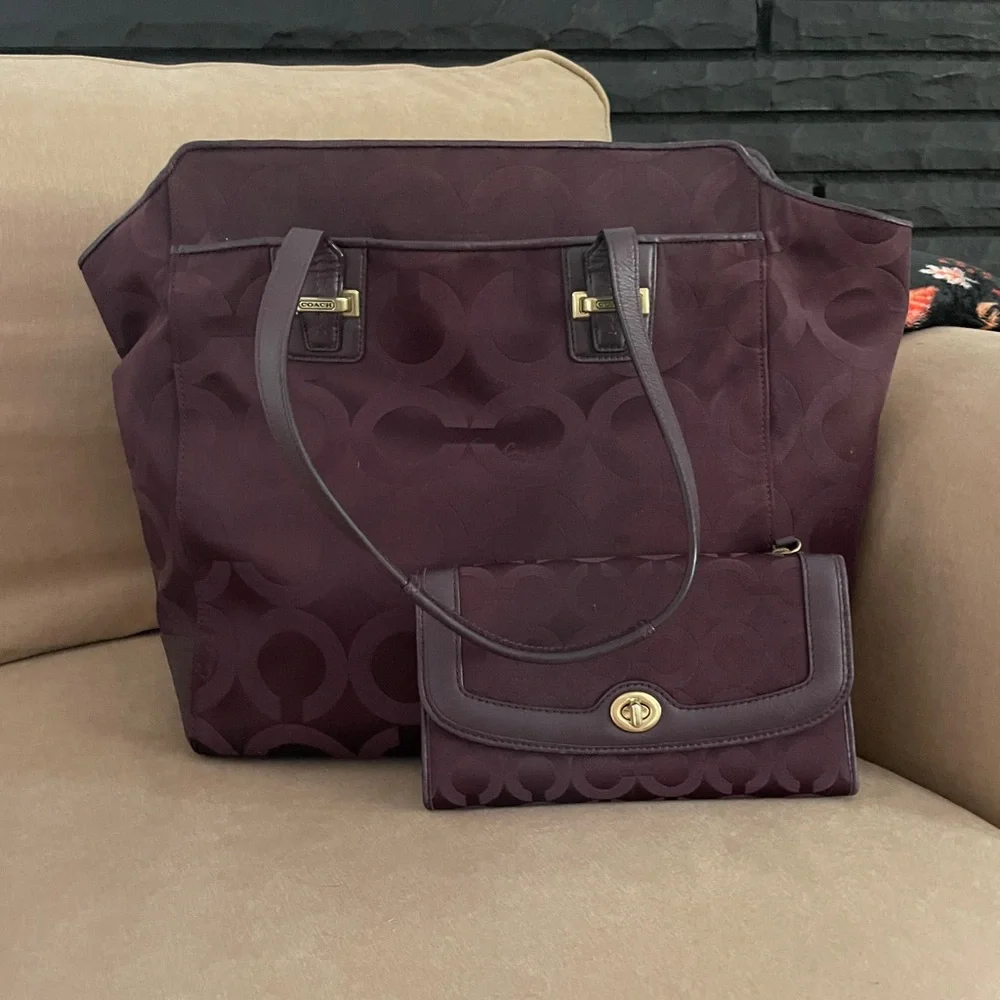 Coach Tote & Wallet - Picture 2 of 5